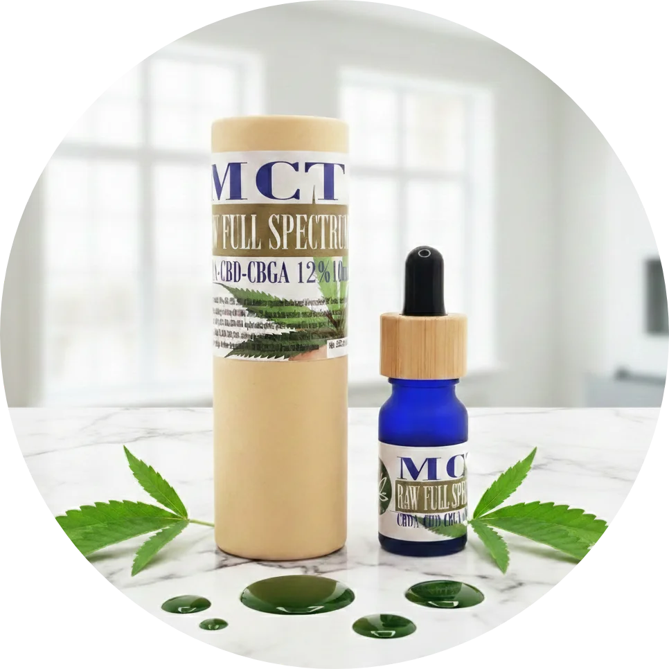 CBDITALY MCT CBD+CBDA Oil 12% RAW full spectrum flacone in vetro blu con packaging kraft e foglie di canapa